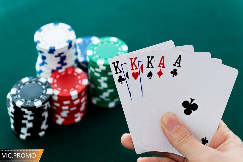 Luật chơi bài poker 5 lá tương tự Draw Poker